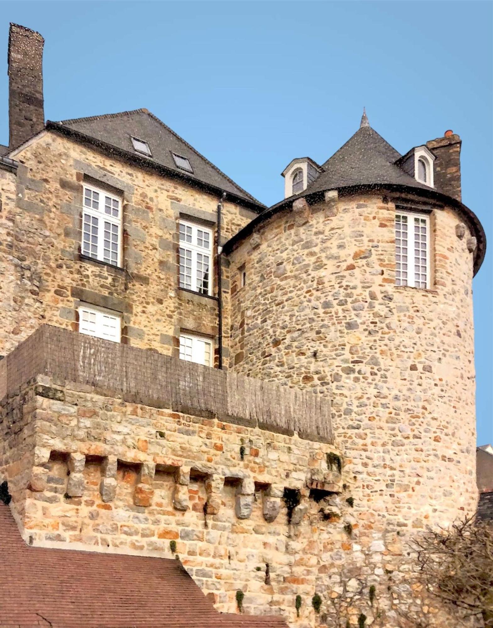 La Maison Sur Les Remparts Domfront  Exterior photo